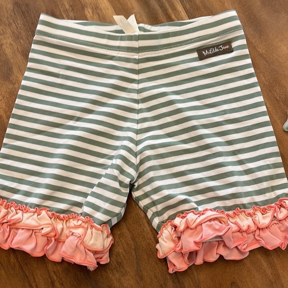 Shorties - Picture 5 of 10